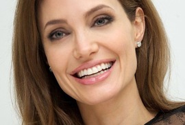 Angelina Jolie “kết” Charlize Theron