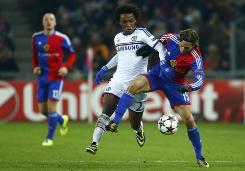 Chelsea và Barcelona thua thảm, chia hai số phận