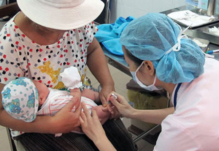 Đà Nẵng: Bệnh thủy đậu gia tăng, vắc-xin 'cháy' hàng