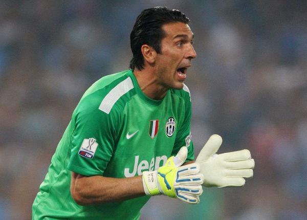 Buffon xếp Pirlo trên Ronaldo và Messi khi bầu chọn quả bóng vàng FIFA