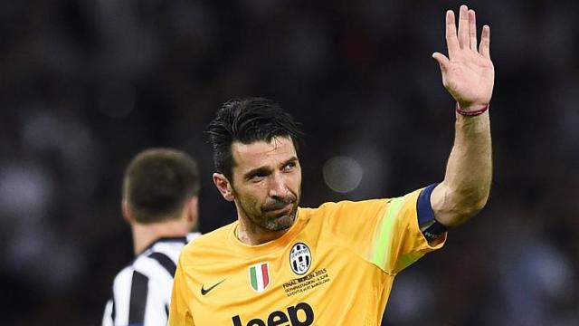 Vì Champions League, Buffon đòi chơi bóng đến “tứ tuần”