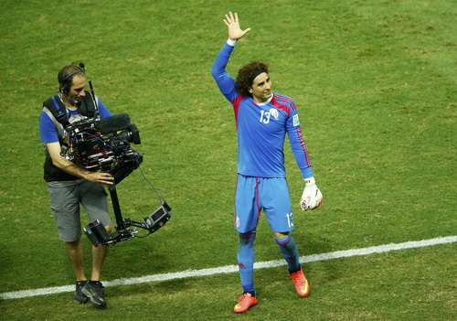 Người hùng Ochoa giúp Mexico cản bước Brazil