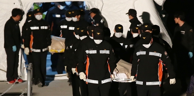Chìm phà Hàn Quốc: Số người chết đã tăng lên 104