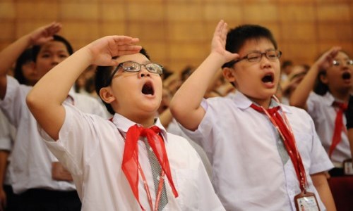 Để học sinh yêu hát Quốc ca