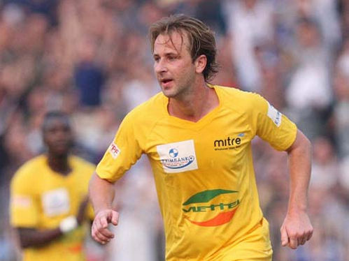 Vòng 4 V-League 2014: Đường dài mới biết ngựa hay