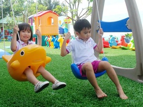 Học sinh trường tư oằn mình đóng phí