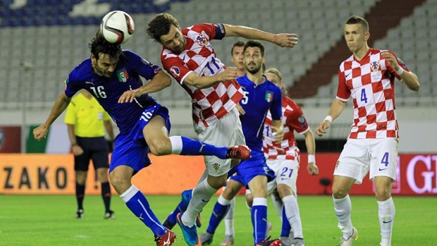 VL EURO 2016: Hà Lan nhọc nhằn lấy 3 điểm, Ý chia điểm trước Croatia