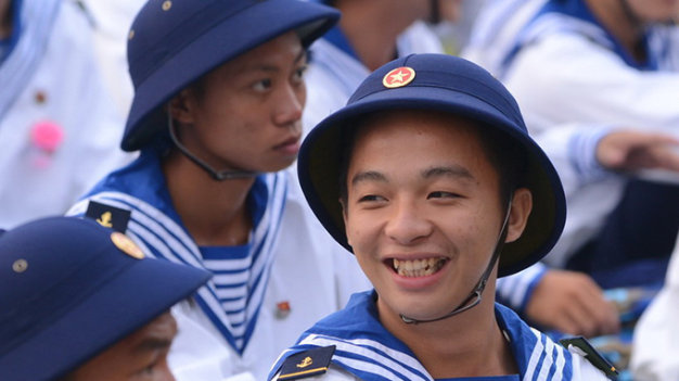 Bộ trưởng Bộ Quốc phòng: Học chính quy mới hoãn nhập ngũ