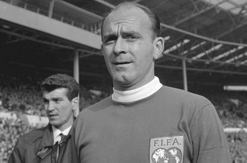 Huyền thoại Di Stefano của Real Madrid qua đời ở tuổi 88