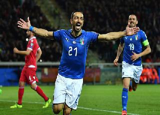 Italia 6-0 Liechtenstein: Quagliarella lập cú đúp, Italia lên ngôi đầu bảng