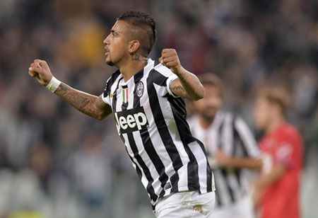 Juventus 4-0 Catania: 9 điểm cho Tevez!