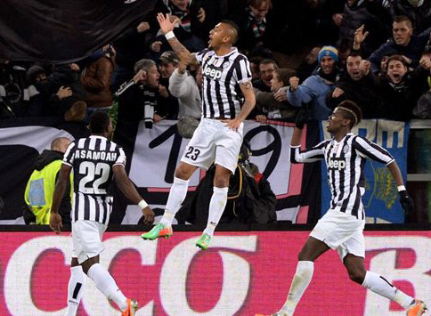 Đè bẹp Roma, Juventus bứt tốc ngay đầu năm mới