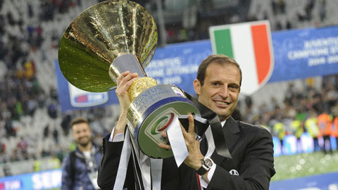 Juventus 'trói' Allegri đến 2017