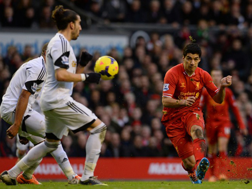 Ông chủ Liverpool hả hê vì từ chối bán Suarez cho Arsenal