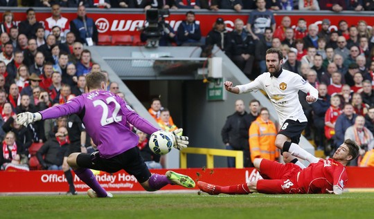 Liverpool - M.U 1-2: Mata bùng nổ, Gerrard sụp đổ