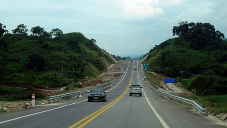 Lưu thông thế nào trên cao tốc dài nhất Việt Nam?
