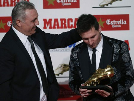 Messi nhận giải thưởng Chiếc giày vàng Châu Âu lần thứ 3
