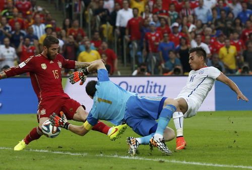 “Đất dữ” Maracana tiễn nhà vô địch Tây Ban Nha về nước