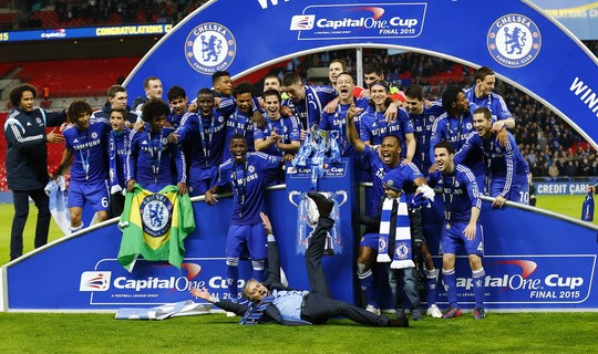 Mourinho biến chiêu, Chelsea giành Cúp Liên đoàn Anh