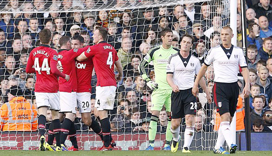 Vòng 10 Premier League: Quỷ đỏ lầm lũi tiến lên
