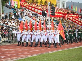 Điện Biên Phủ rợp cờ hoa trong Lễ kỉ niệm chiến thắng