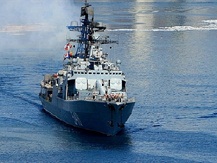 Mỹ chuyển vũ khí, Nga thêm tàu chiến tới Syria