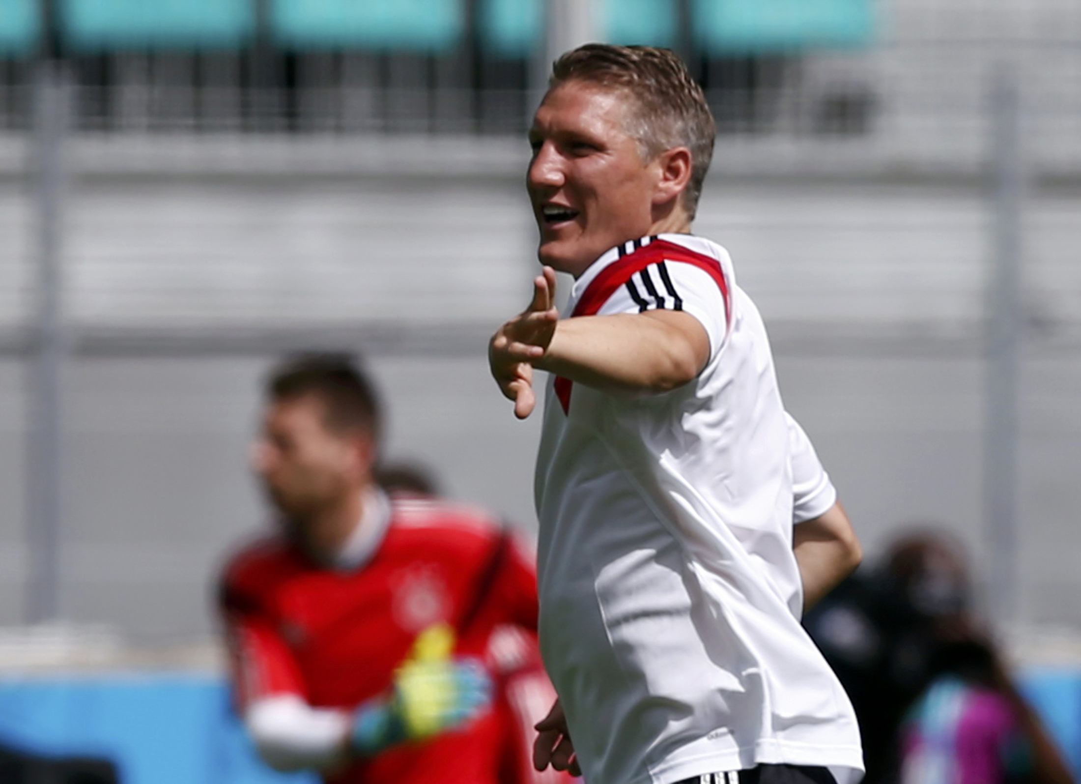 Schweinsteiger nhập viện bằng trực thăng