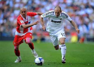 Robben phải rời Real bảy năm trước vì Perez, Ronaldo và Kaka