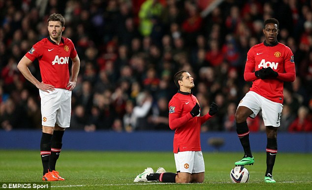 Manchester United tan mộng League Cup, Moyes sắp cuốn xéo