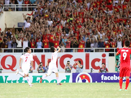 U19 Việt Nam thắng to, CĐV "no mắt"