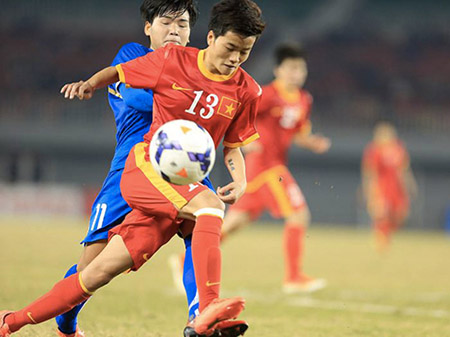 Việt Nam tranh vé dự World Cup với Thái Lan