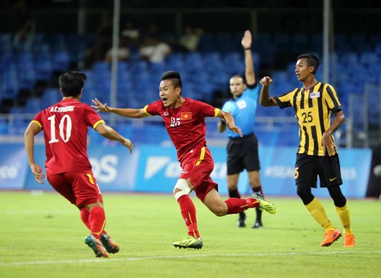 U23 Việt Nam - Malaysia 5-1: Công Phượng rực sáng!