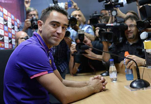 Xavi chính thức chia tay Barcelona sau 24 năm